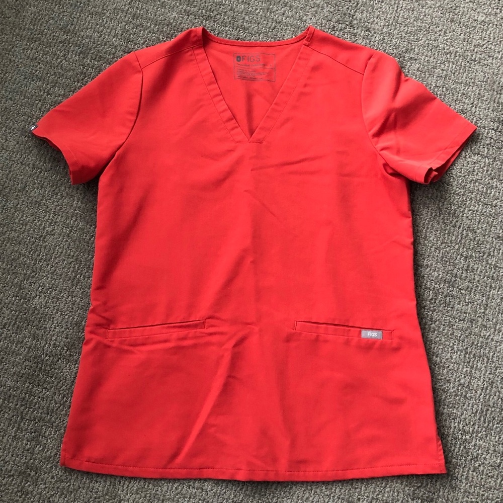 Figs Coral Casma Scrub Top